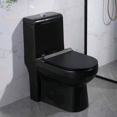 Black toilet image 1