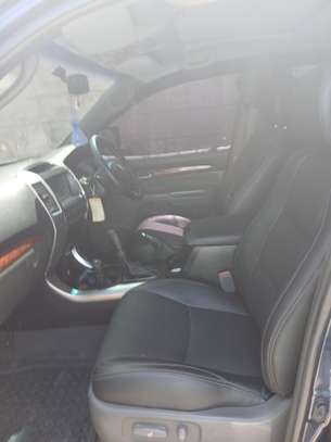 Toyota prado Diesel image 6