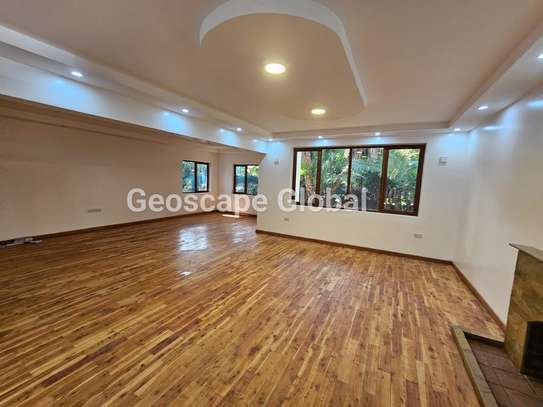 4 Bed House with En Suite in Spring Valley image 20
