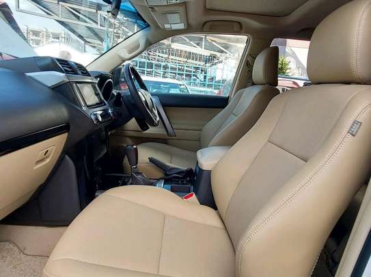Toyota land cruiser prado Diesel TX 5 seater 2017 image 9
