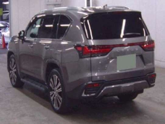 2023 Lexus LX600 image 5