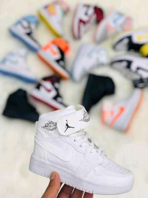 White quality Jordan sneakers image 1