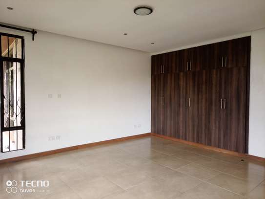 4 Bed Townhouse with En Suite at Glory Rd image 7