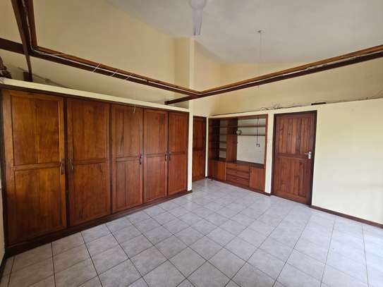 3 Bed Villa with En Suite in Nyali Area image 6