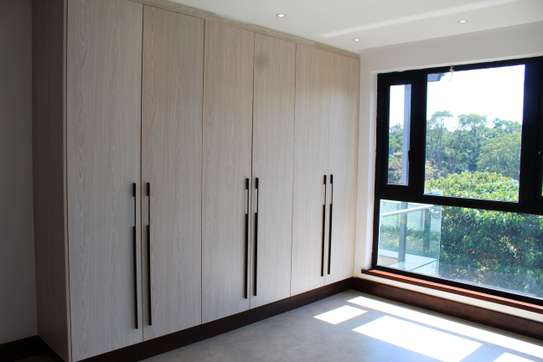 7 Bed Townhouse with En Suite in Kitisuru image 11