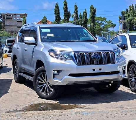 TOYOTA LAND CRUISER (WE ACCEPT HIRE PURCHASE) image 2