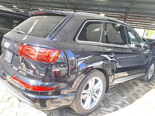 AUDI Q7 image 6