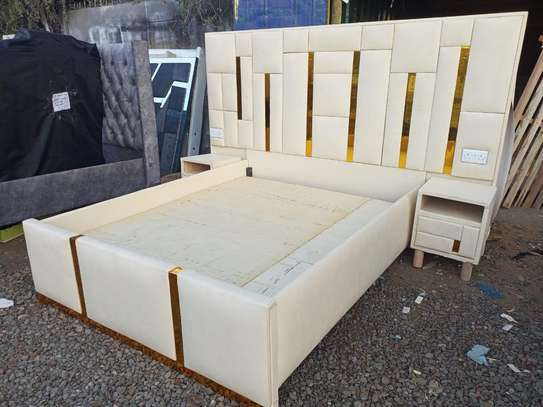 Kings Bed plus Drawers image 1