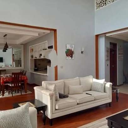 4 Bed Villa with En Suite at Runda image 1