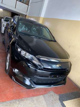 Toyota Harrier with only 39k km image 1