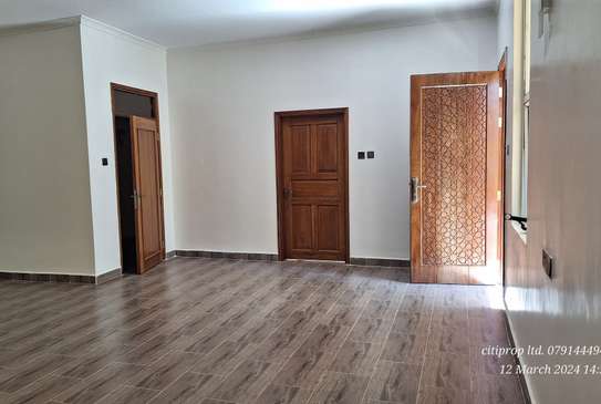 3 Bed Apartment with En Suite in General Mathenge image 22