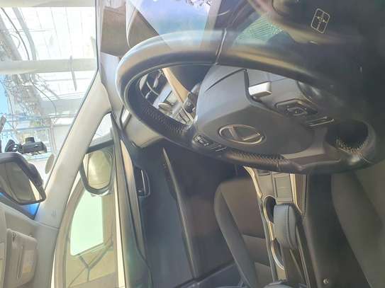 Lexus NX 300h Hybrid image 7