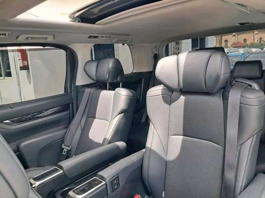 Toyota Alphard sunroof image 10