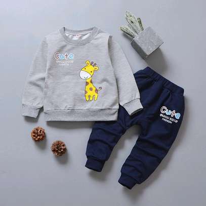 *CUTE 🔥 Kids Tracksuit* 🔥
*Quality 💯*
*From 1yr---5yrs* image 6