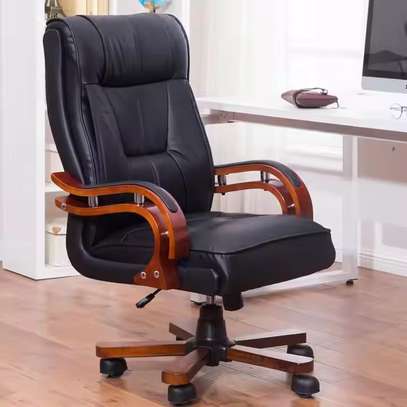 Stylish Bliss executive leather office chair image 6