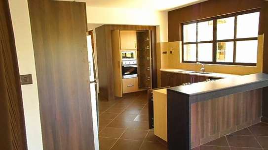 4 bedroom apartment for rent in Nyali Area image 12