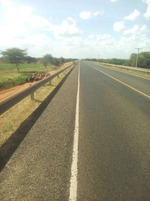4 Acres Touching Makindu-Wote road Available For Sale image 2