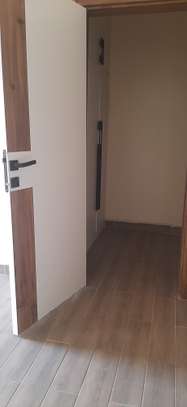 5 Bed Apartment with En Suite at 6Th Avenue Parklands image 15