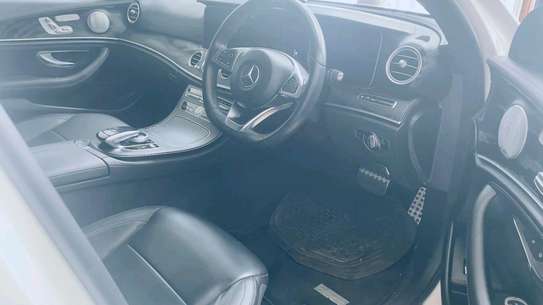 Mercedes benz  E250 Sunroof petrol image 3