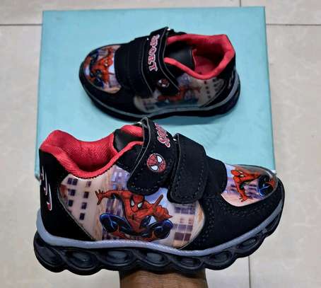 Kids spiderman sneakers image 1