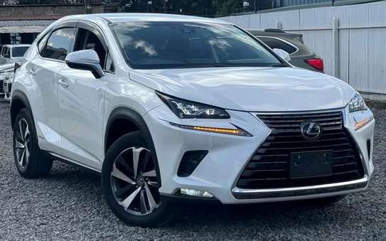 LEXUS NX300 image 2