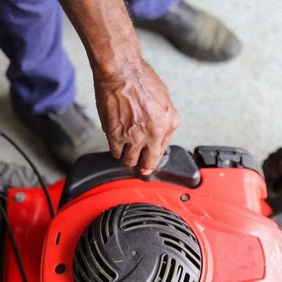 Hire the best lawnmower repair specialists - in Nairobi image 3
