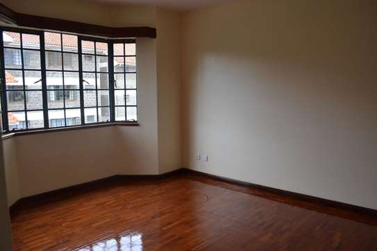 3 Bed Apartment with En Suite in Kileleshwa image 6