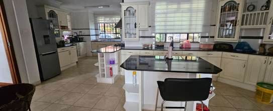 5 Bed House with En Suite in Runda image 4