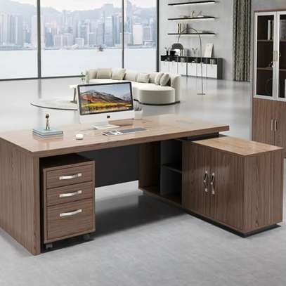 Office Desk: 140cm Executive Modern Desk image 3