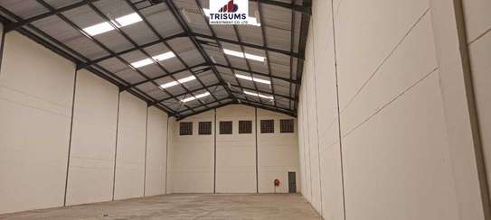 8877 ft² warehouse for rent in Industrial Area image 13