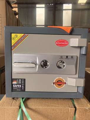 Office Safe : Office 28KG Executive Fireproof Safe image 2