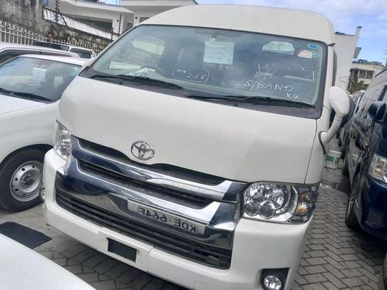 Toyota hiace 9l white diesel 2017 image 7