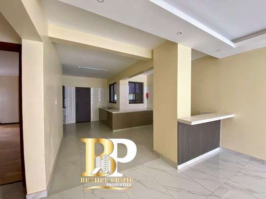 2 Bed Apartment with En Suite in General Mathenge image 3