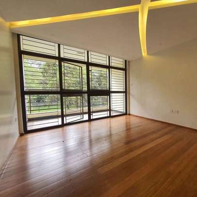 5 Bed Townhouse with En Suite in Lavington image 9