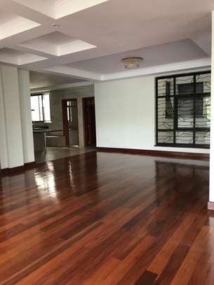 4 Bed Apartment with En Suite in Westlands Area image 8