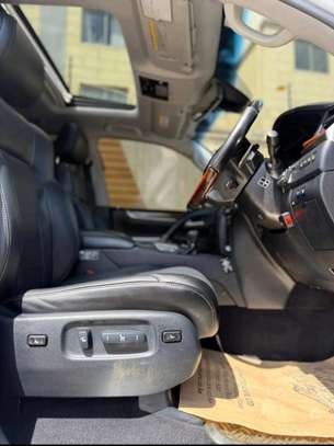 LEXUS LX570 2017MODEL image 2