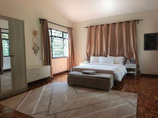 5 Bed Townhouse with En Suite in Spring Valley image 11