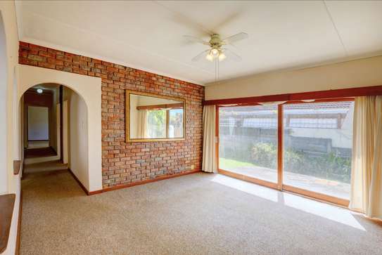 Karen  3 bedroom family house detached form main house image 3