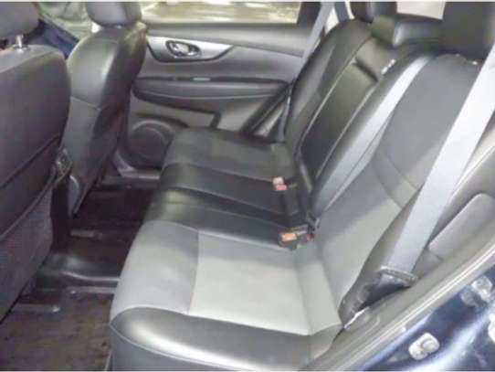 NISSAN XTRAIL 2000CC, 5 SEATER, LEATHERS, X GRADE image 4