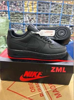 Airforce 1 sneakers image 2