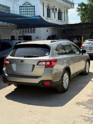 SUBARU OUTBACK image 3
