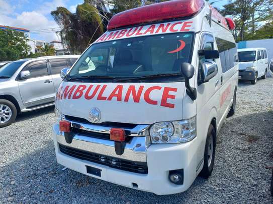 Toyota hiace ambulance image 6