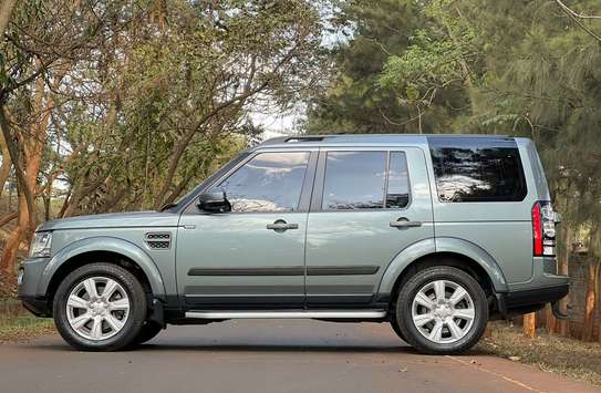 Land Rover Discovery 4 HSE image 8