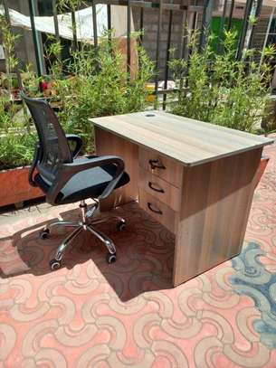 3 Drawer Lockable Home Office Desk image 13