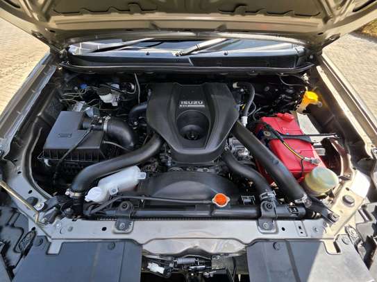 Local unit isuzu Dmax cab image 9