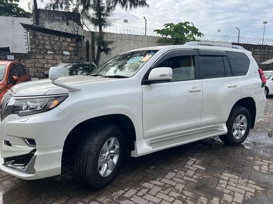 Toyota prado TXL 2021 Model with sunroof image 2