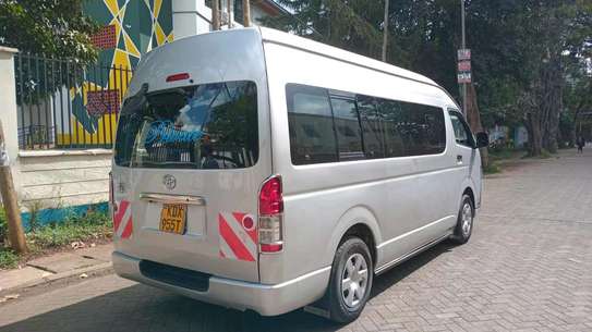 TOYOTA HIACE 9L image 4