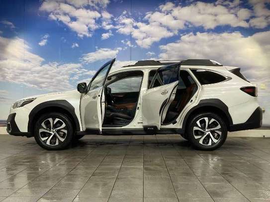 2021 SUBARU OUTBACK image 8