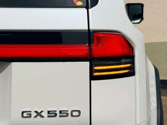 2024 Lexus GX550 image 11