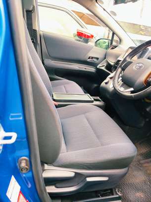 Toyota Sienta 2017 hybrid blue 2018 2wd image 5